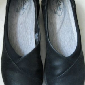 BRAND NEW WOMEN'S CLARKS CLOUD STEPPERS SIZE 9 1/2